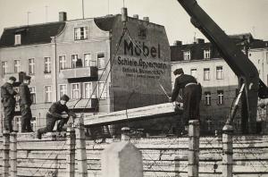 nnées 80 80's actu actualités 1989 mur de berlin allemagne chute wall est ouest libération 