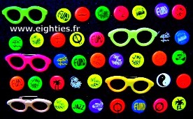 ANNEES 80, 80's, eighties, badges, pin's, buttons, epinglettes, smiley, acid, top 50, madonna, chanteurs, aha, nostalgie, souvenirs, musique, mode, trentenaires