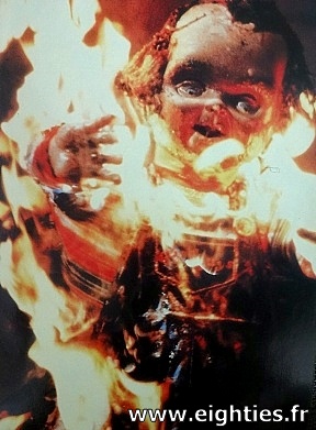Poupée Chucky mort enflamée